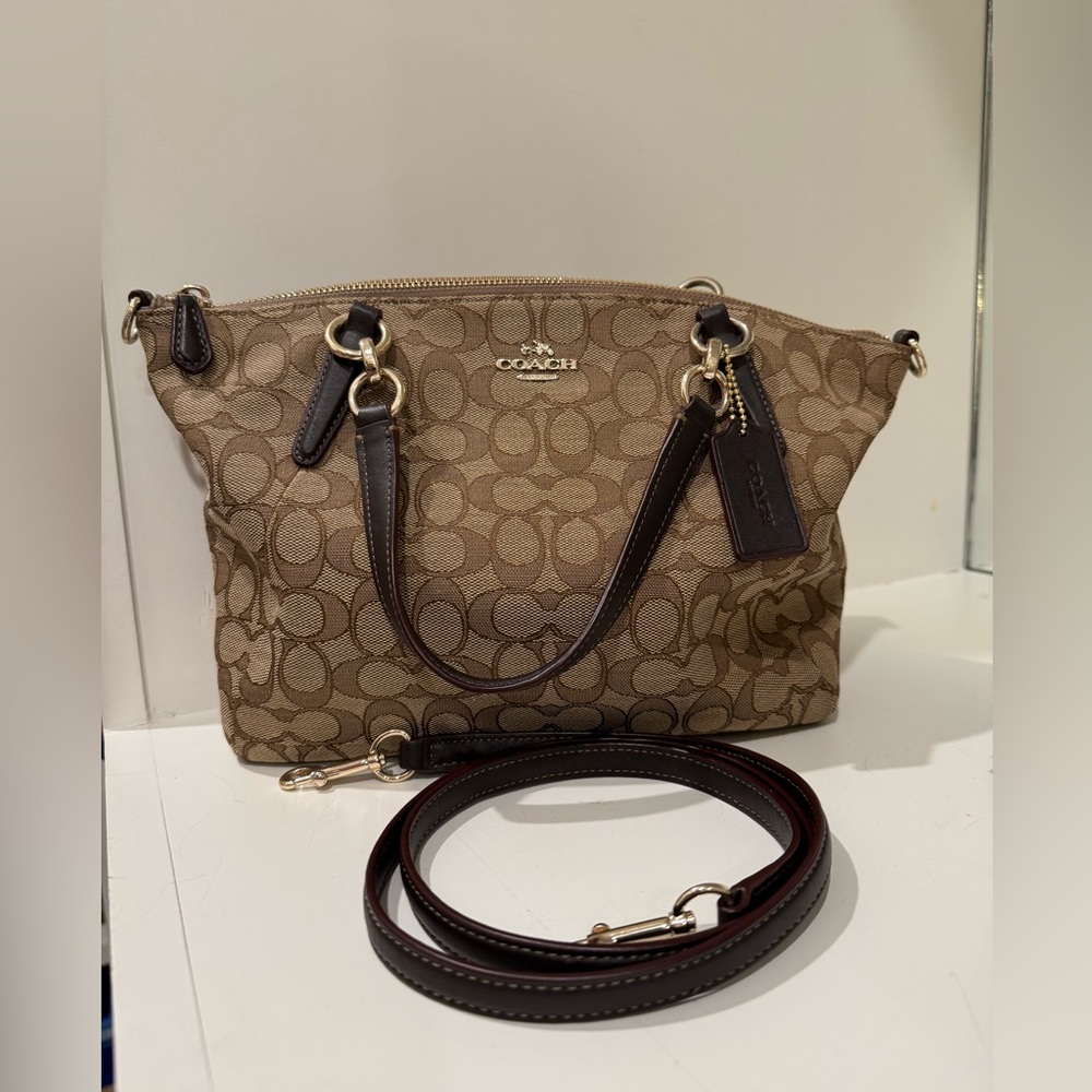 Coach signature Kelsey Satchel - Picture 2 of 9